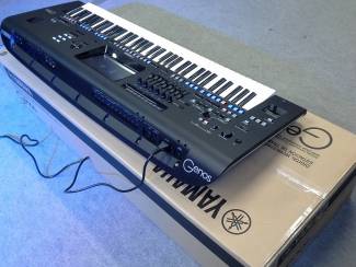 Synthesizers Yamaha PSR-SX900, Yamaha Genos 76-Key ,Korg Pa4X , Korg Kronos 61